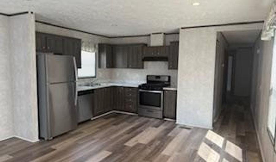 20 RUSTIC Pkwy 111, Madison, WI 53713 - 3 Beds, 2 Bath