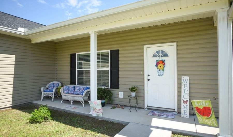 235 S Fork Dr, Baxley, GA 31513 - 3 Beds, 2 Bath