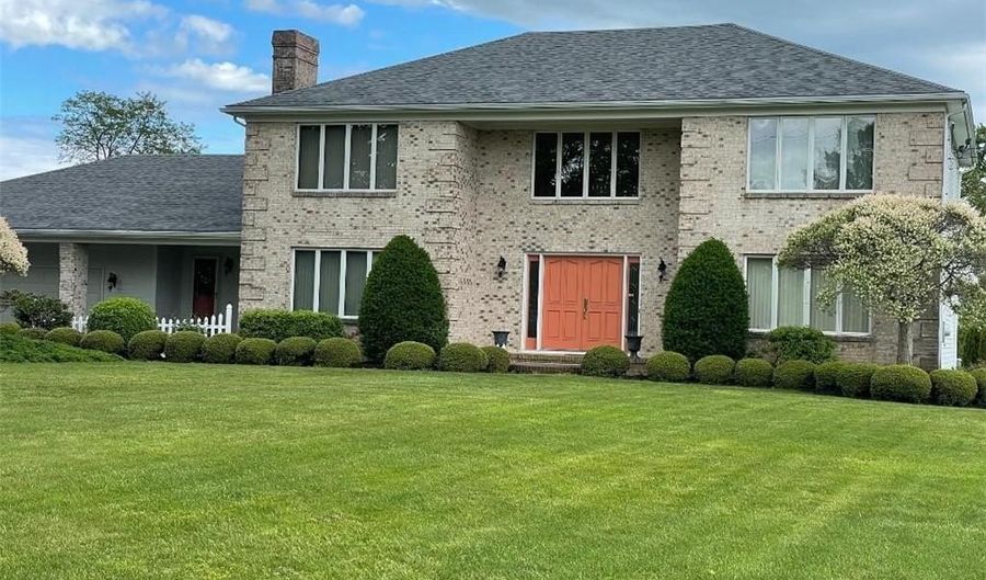 139 Honeyman Ave, Middletown, RI 02842 - 4 Beds, 3 Bath