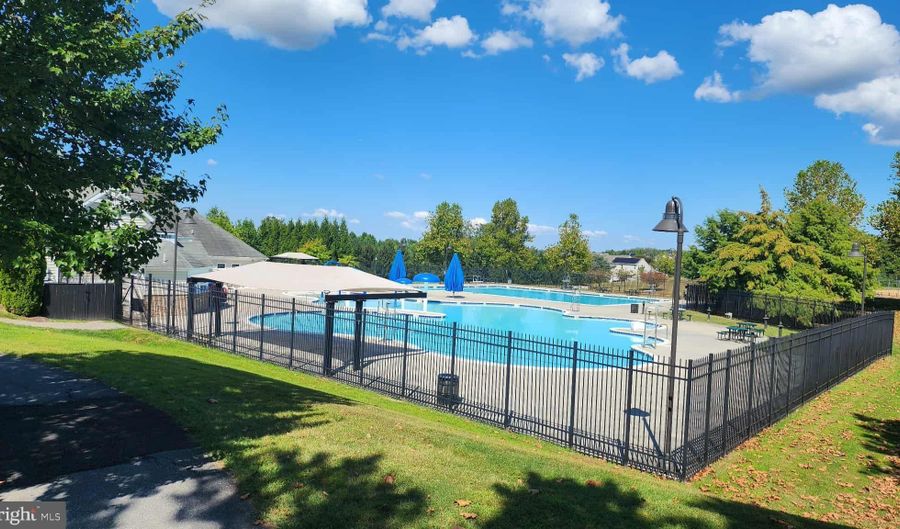 14241 KINGS CROSSING Blvd 108, Boyds, MD 20841 - 2 Beds, 2 Bath