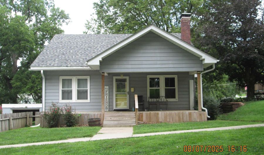 904 Birch St, Atlantic, IA 50022 - 3 Beds, 2 Bath