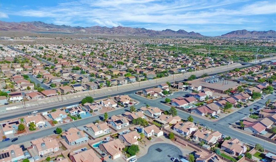 804 Mesa Pine Ct, Henderson, NV 89015 - 3 Beds, 2 Bath