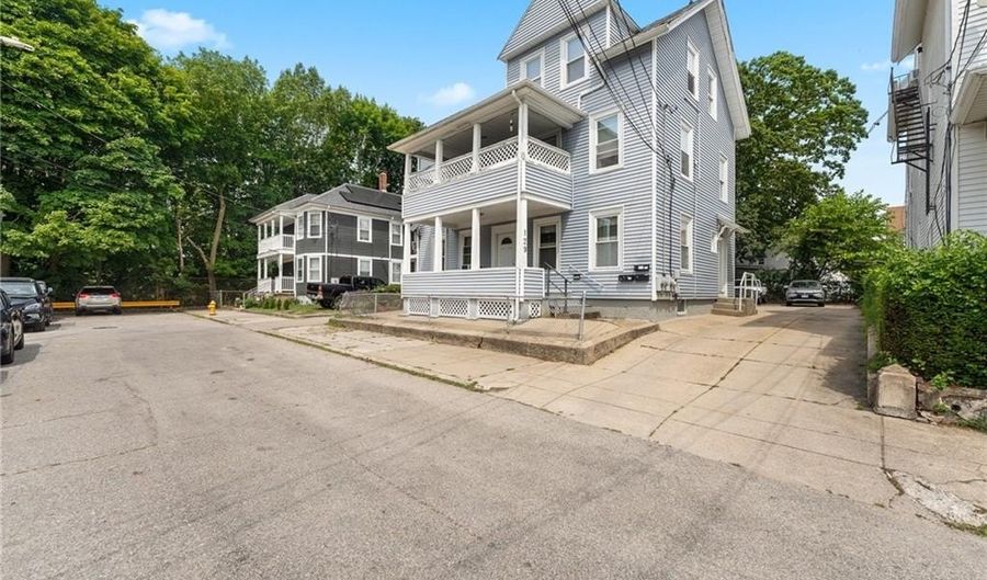 129 Cleveland St, Central Falls, RI 02863 - 5 Beds, 3 Bath