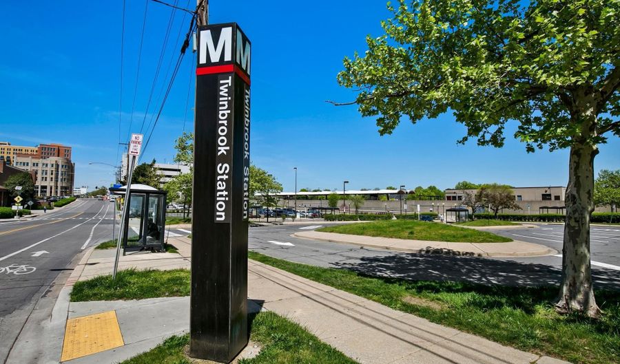 1924 CHAPMAN Ave 10, Rockville, MD 20852 - 3 Beds, 5 Bath