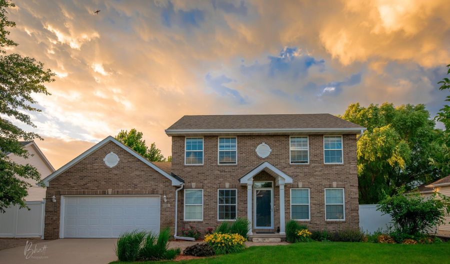 2321 Sundown Dr, Ames, IA 50014 - 4 Beds, 3 Bath