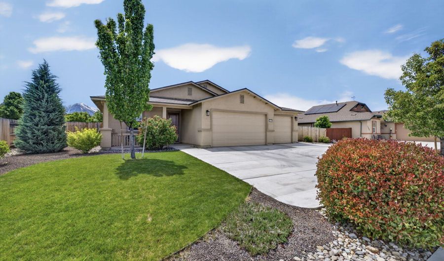 1235 Heybourne Rd, Gardnerville, NV 89410 - 3 Beds, 2 Bath