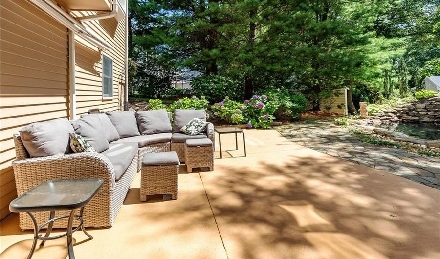 38 Mark Dr, Lincoln, RI 02865 - 3 Beds, 3 Bath