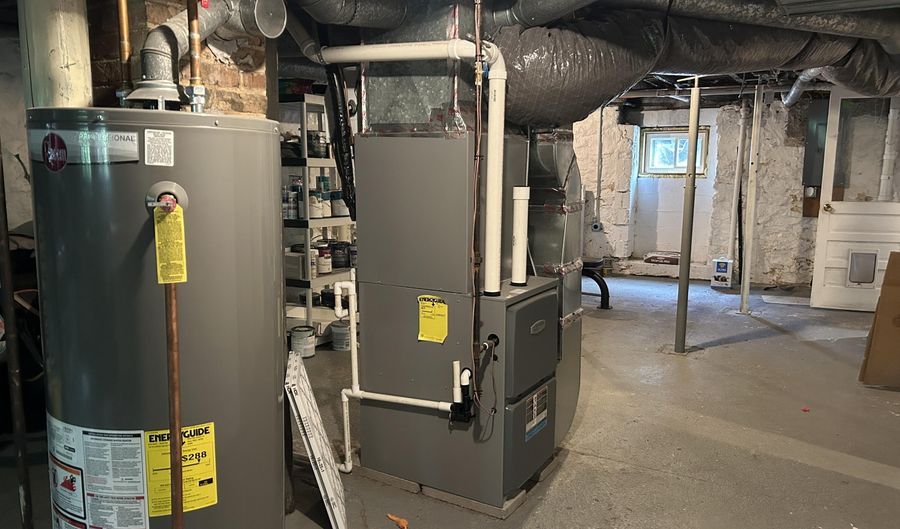 815 W Washington Ave, Alpena, MI 49707 - 3 Beds, 2 Bath