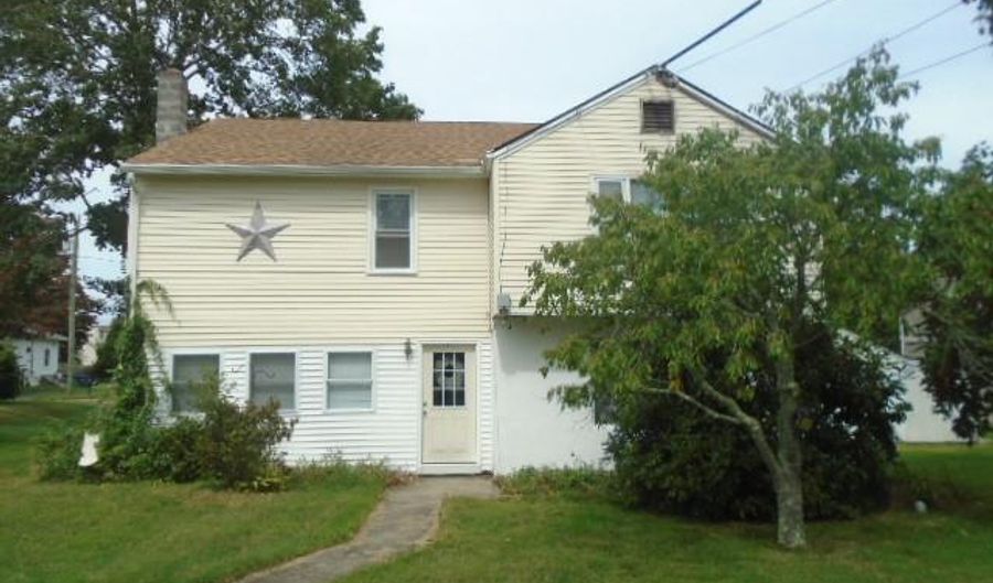 9 3rd Ave, Waterford, CT 06385 - 4 Beds, 2 Bath