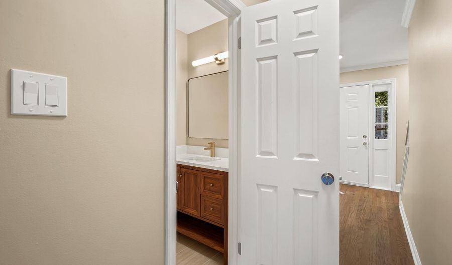 7602 WESTLAKE Ter 19, Bethesda, MD 20817 - 4 Beds, 4 Bath