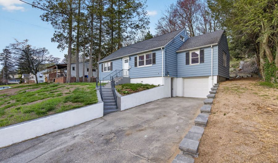 46 N Cliff St, Ansonia, CT 06401 - 4 Beds, 1 Bath