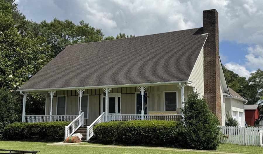 102 W Lane St, Albertville, AL 35950 - 4 Beds, 3 Bath