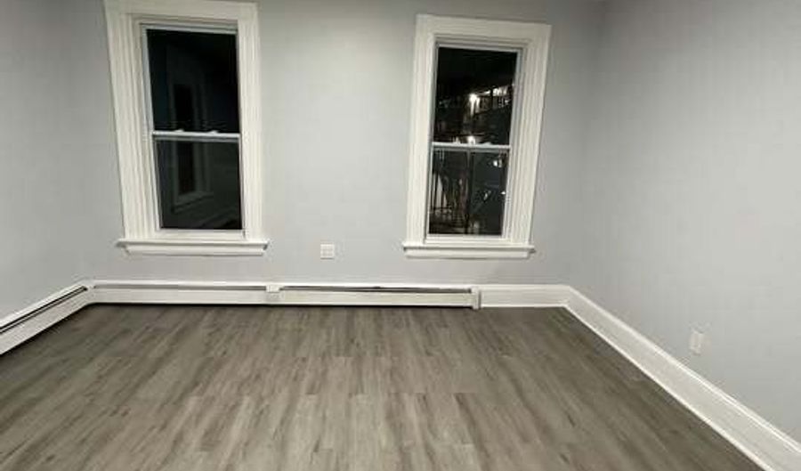 178 Clarence St 2, Bridgeport, CT 06608 - 3 Beds, 1 Bath