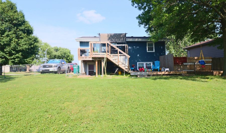 204 25th Ave SW, Altoona, IA 50009 - 4 Beds, 4 Bath