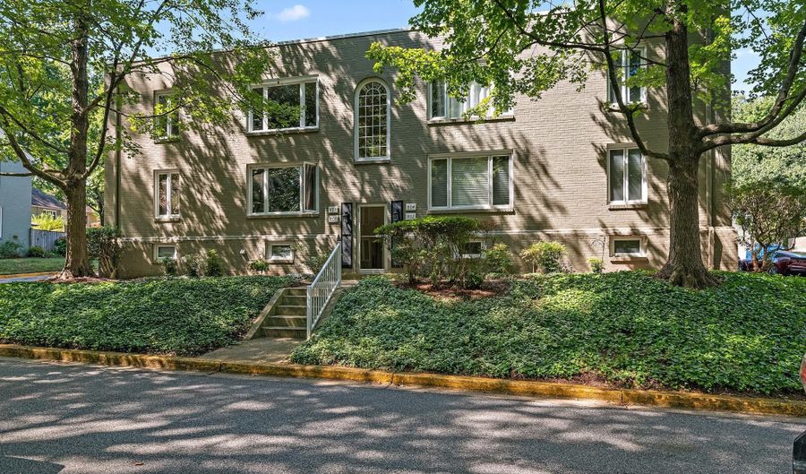 803 DREAMS LANDING Way 803, Annapolis, MD 21401 - 2 Beds, 1 Bath