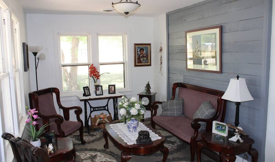 423 N Madison, Anthony, KS 67003 - 3 Beds, 2 Bath