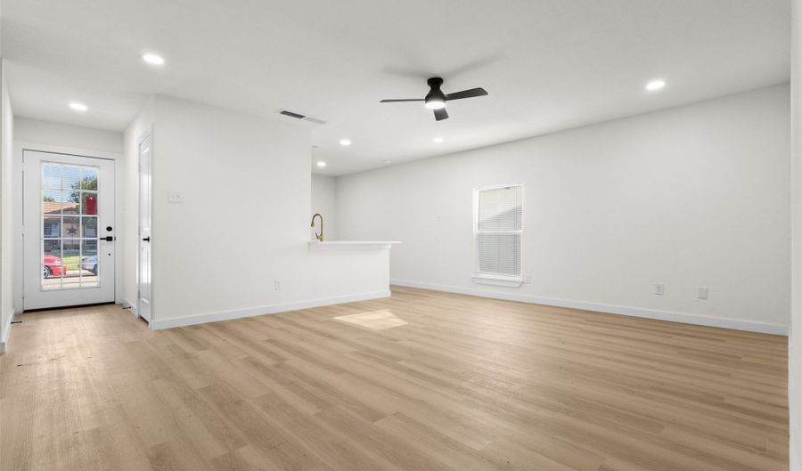 913 Roaming Road Dr, Allen, TX 75002 - 4 Beds, 3 Bath