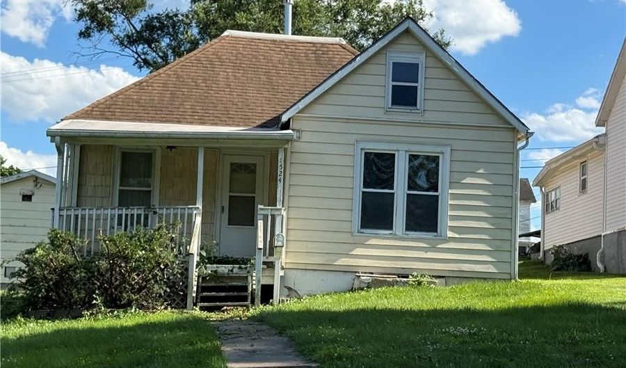1524 Kansas Ave, Atchison, KS 66002 - 3 Beds, 1 Bath