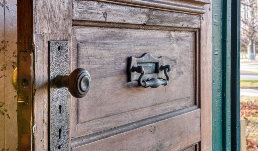 438 Main St, Amagansett, NY 11930 - 4 Beds, 2 Bath