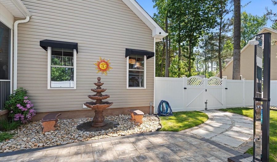 10 BOISENBERRY Ln, Georgetown, DE 19947 - 3 Beds, 2 Bath