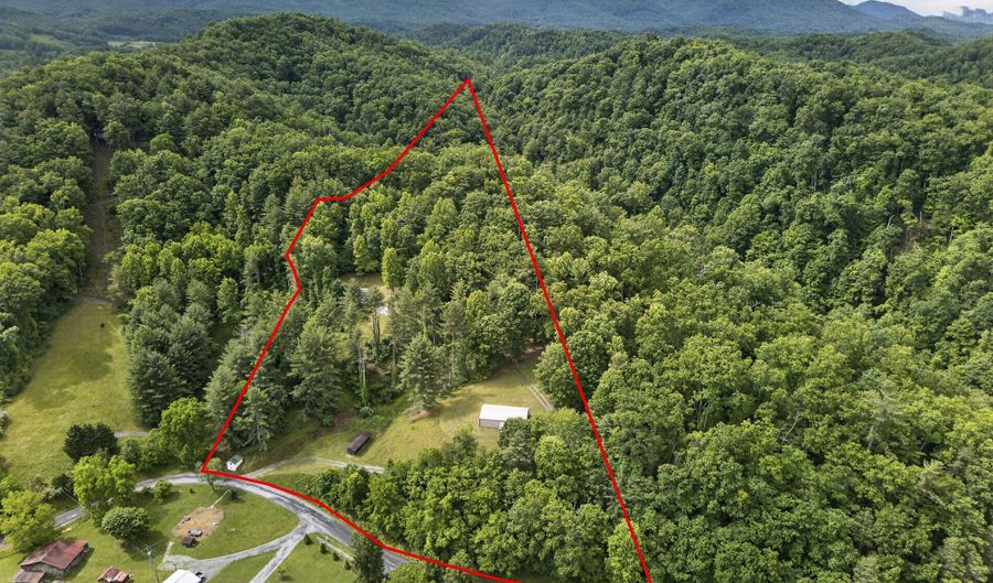 25534 Whitaker Hollow Rd, Abingdon, VA 24211 - 3 Beds, 2 Bath