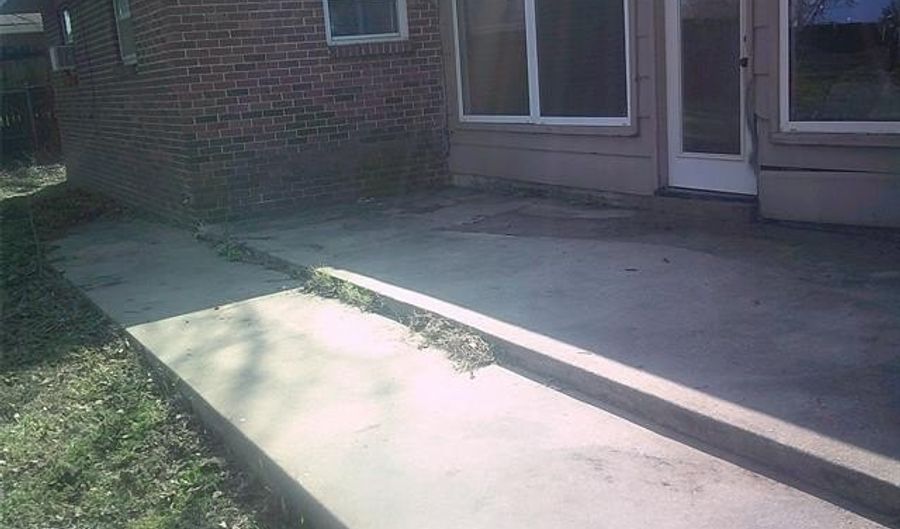 124 S Fenway Pl, Bartlesville, OK 74006 - 3 Beds, 2 Bath