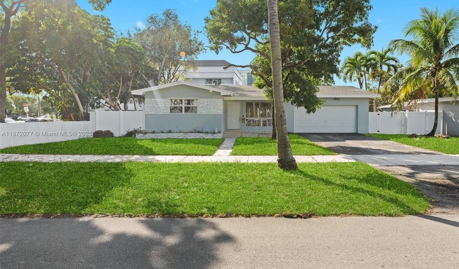 3812 N Circle Dr, Hollywood, FL 33021 - 3 Beds, 2 Bath