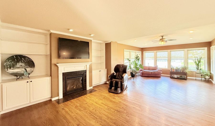 1522 N 20th St, Aberdeen, SD 57401 - 3 Beds, 3 Bath