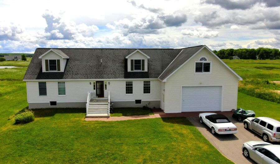 6188 Summerside Dr, Alanson, MI 49706 - 3 Beds, 3 Bath