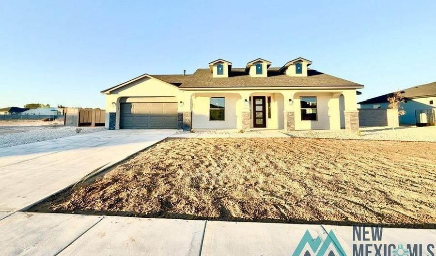 2308 Seville Loop, Carlsbad, NM 88220 - 4 Beds, 2 Bath