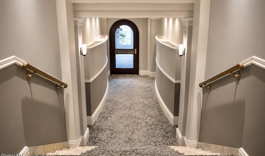 352 State St Apt 6A, Albany, NY 12210 - 2 Beds, 2 Bath