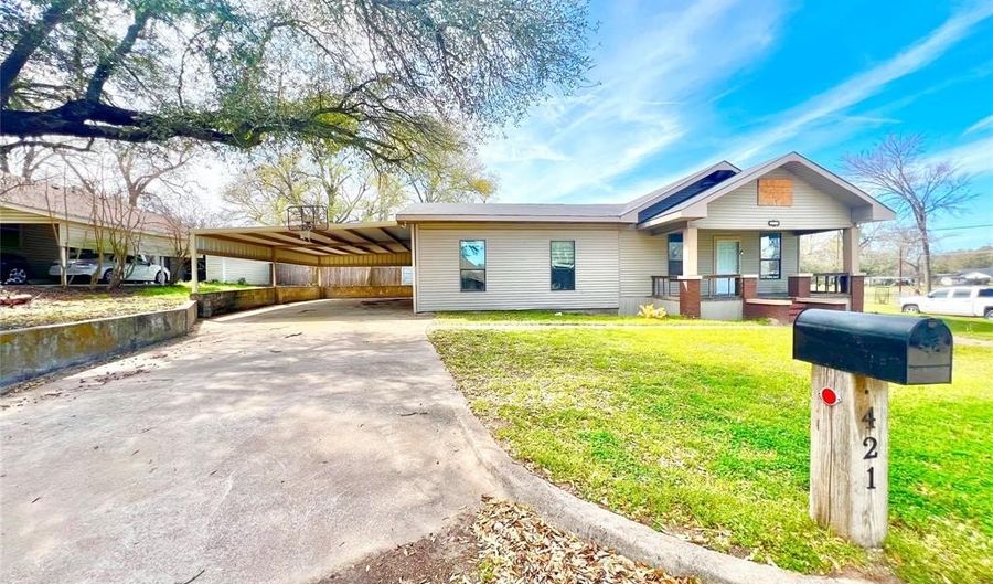 421 N 9th Ave, Teague, TX 75860 - 4 Beds, 2 Bath