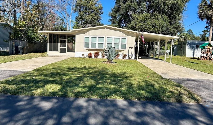 23917 DEER Rd, Astor, FL 32102 - 2 Beds, 2 Bath