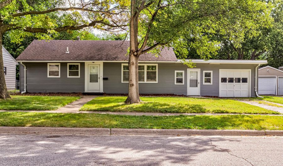 228 Hilltop Rd, Ames, IA 50014 - 4 Beds, 2 Bath