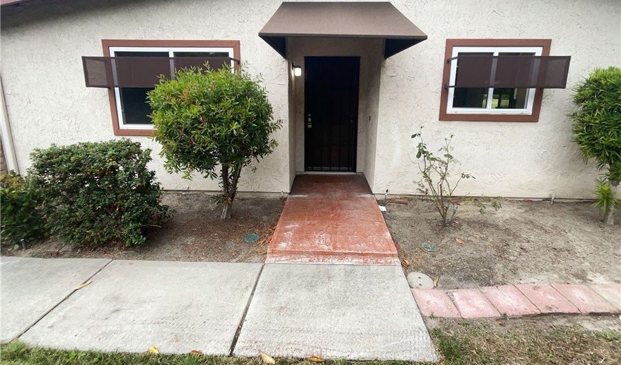 4402 Chickadee Way, Oceanside, CA 92057 - 2 Beds, 2 Bath