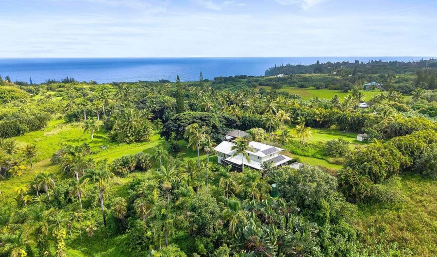 245 N HONOKALA Rd A, Haiku, HI 96708 - 5 Beds, 7 Bath