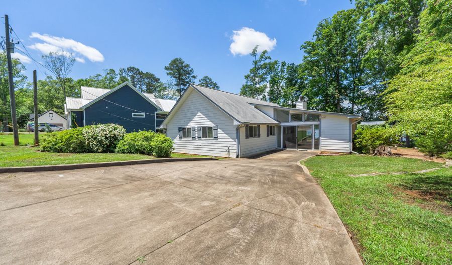 159 A Lakeview Dr, Eatonton, GA 31024 - 3 Beds, 2 Bath