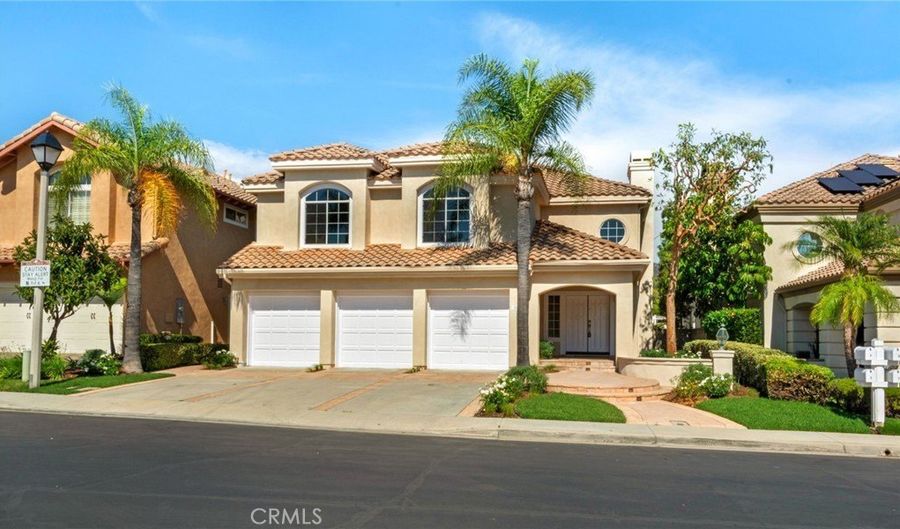8 Beaconsfield, Trabuco Canyon, CA 92679 - 4 Beds, 5 Bath