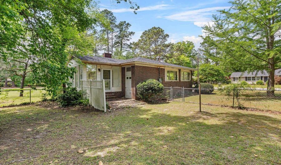 107 Barnett Dr, Bishopville, SC 29010 - 4 Beds, 2 Bath
