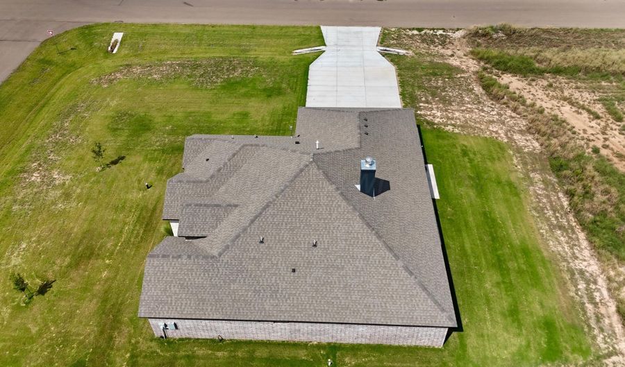 8104 MIAMI Ave, Amarillo, TX 79118 - 5 Beds, 3 Bath