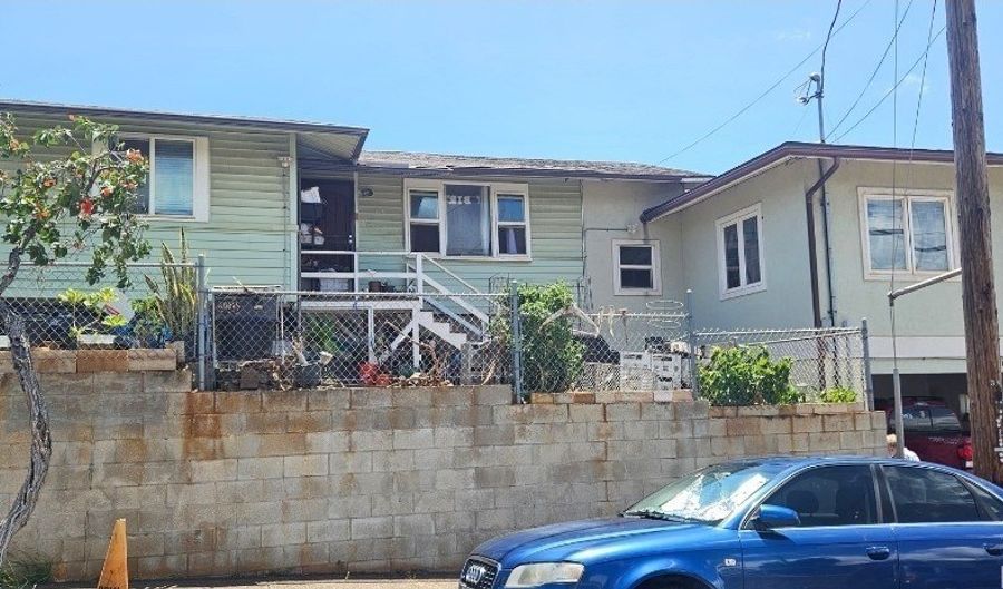 1017 Maluna St, Honolulu, HI 96818 - 6 Beds, 5 Bath