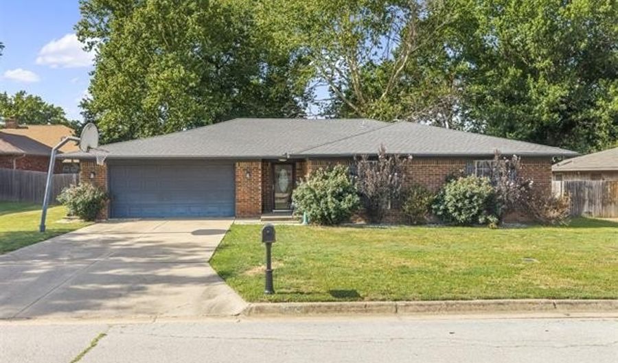 1501 Rosedale St, Ardmore, OK 73401 - 4 Beds, 2 Bath