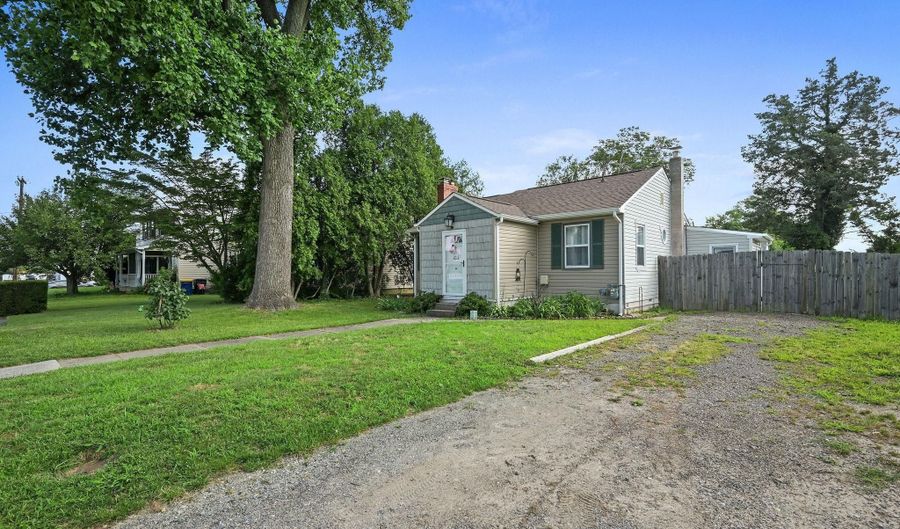 411 COWGILL St, Dover, DE 19901 - 2 Beds, 1 Bath