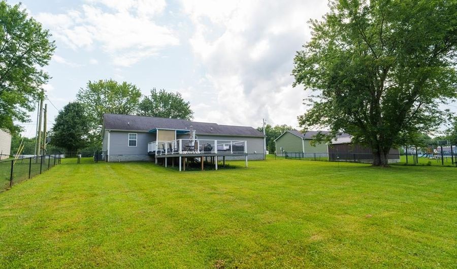 153 Chestnut St, Baxter, TN 38544 - 3 Beds, 2 Bath