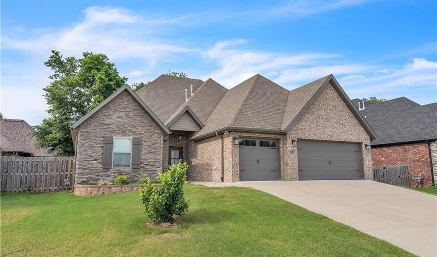 4202 Plumley Ave, Bentonville, AR 72713 - 6 Beds, 4 Bath
