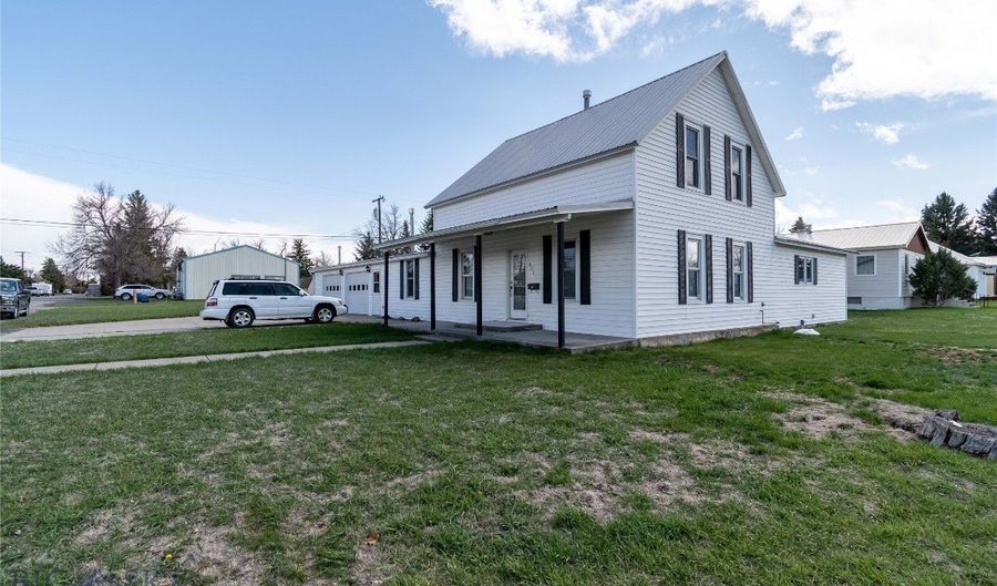 602 Harris, Big Timber, MT 59011 - 5 Beds, 3 Bath