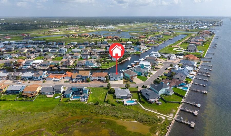 300 Bayview, Aransas Pass, TX 78336 - 4 Beds, 2 Bath