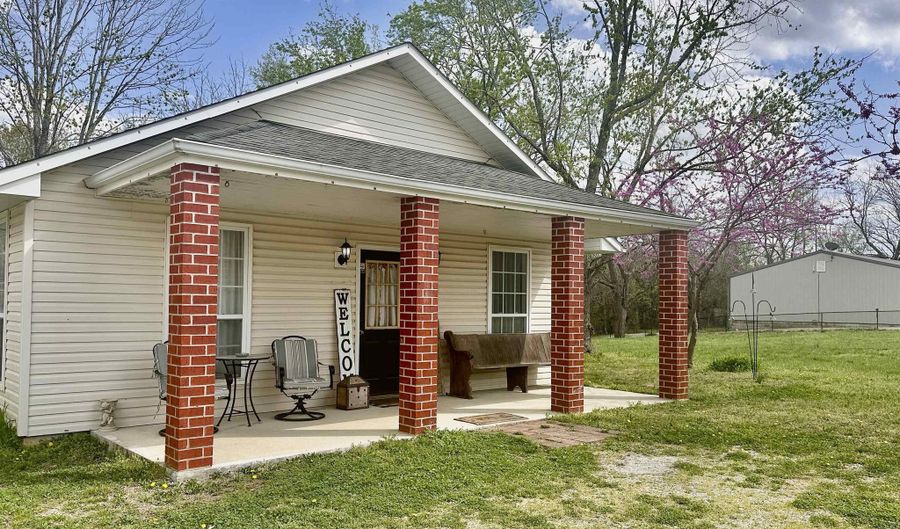 21 Sharp St, Ash Flat, AR 72513 - 3 Beds, 2 Bath