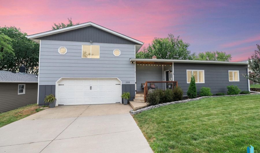 205 S 1st Ave, Brandon, SD 57005 - 4 Beds, 2 Bath