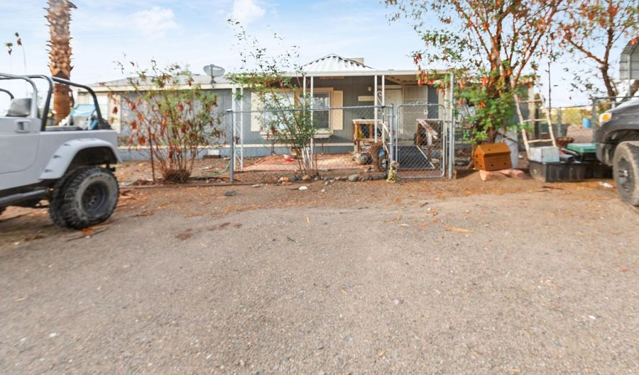 48936 Ehrenberg Rd, Ehrenberg, AZ 85334 - 3 Beds, 2 Bath